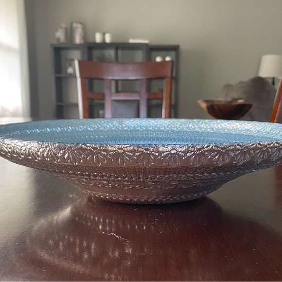 Beautiful Large 11-1/2” dia. Aqua & Silver Glass Bowl - Picture 4 of 6